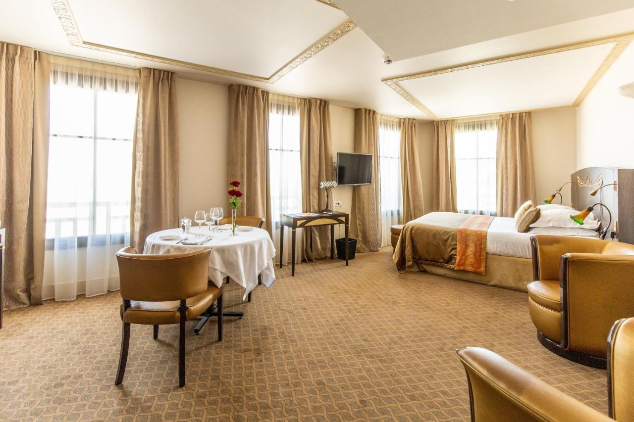 Jehan De Beauce - Les Collectionneurs 4* Chartres